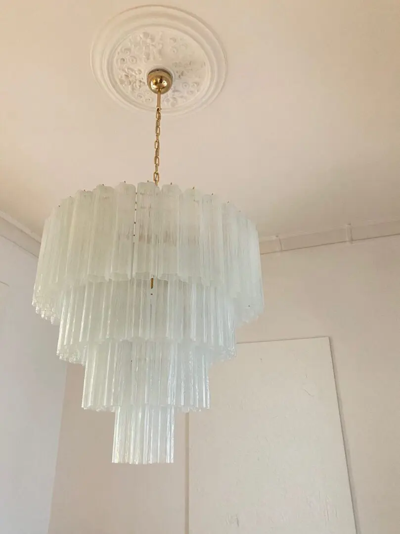 Murano-lysekrone – 78 rør – Opal silke